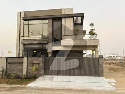 ڈی ایچ اے ڈیفنس ۔ سیکٹر سی ڈی ایچ اے ڈیفینس,بہاولپور میں 5 کمروں کا 10 مرلہ مکان 2.7 کروڑ میں برائے فروخت۔