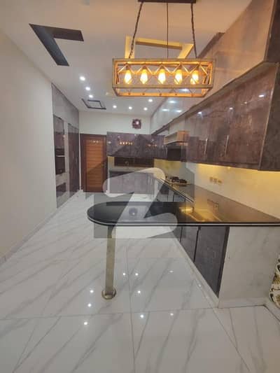 میڈیا ٹاؤن ۔ بلاک اے میڈیا ٹاؤن,راولپنڈی میں 4 کمروں کا 5 مرلہ مکان 3.7 کروڑ میں برائے فروخت۔