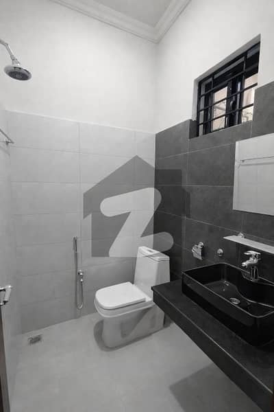 آئی ۔ 11 اسلام آباد میں 5 کمروں کا 6 مرلہ مکان 1.7 لاکھ میں کرایہ پر دستیاب ہے۔