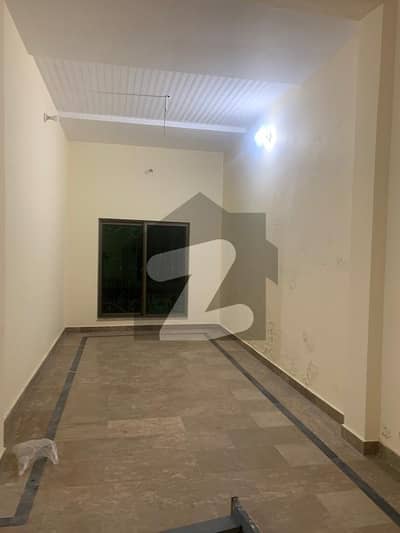 گلبرگ 2 گلبرگ,لاہور میں 4 مرلہ Studio بالائی پورشن 60.0 ہزار میں کرایہ پر دستیاب ہے۔