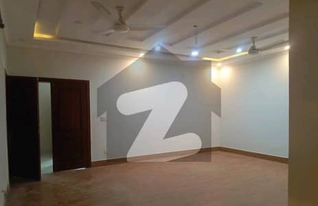 ڈی ۔ 12 اسلام آباد میں 7 کمروں کا 10 مرلہ مکان 3.5 لاکھ میں کرایہ پر دستیاب ہے۔