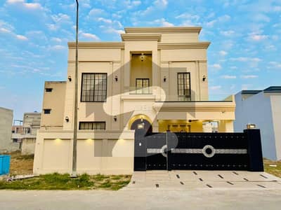 سٹی ہاؤسنگ سوسائٹی گوجرانوالہ میں 6 کمروں کا 10 مرلہ مکان 3.9 کروڑ میں برائے فروخت۔