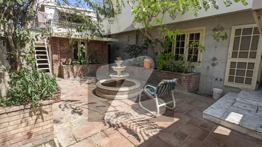 ڈی ایچ اے فیز 2 ڈی ایچ اے ڈیفینس,کراچی میں 5 کمروں کا 2 کنال مکان 29.0 کروڑ میں برائے فروخت۔