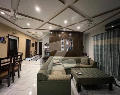 نشیمنِ اقبال فیز 2 نشیمنِ اقبال,لاہور میں 7 کمروں کا 1 کنال مکان 5.1 کروڑ میں برائے فروخت۔