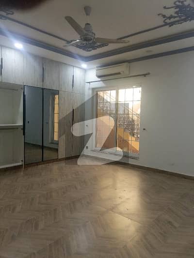 ای ۔ 11/4 ای ۔ 11,اسلام آباد میں 3 کمروں کا 1 کنال زیریں پورشن 1.8 لاکھ میں کرایہ پر دستیاب ہے۔