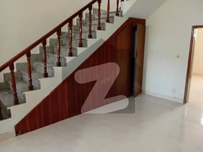 تلسا روڈ راولپنڈی میں 4 کمروں کا 7 مرلہ مکان 3.75 کروڑ میں برائے فروخت۔