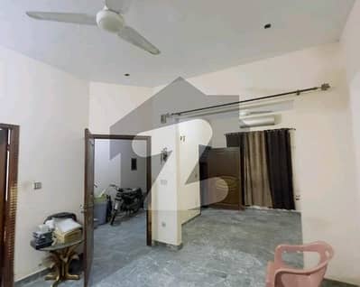 ملٹری اکاؤنٹس ہاؤسنگ سوسائٹی لاہور میں 3 کمروں کا 4 مرلہ مکان 1.25 کروڑ میں برائے فروخت۔