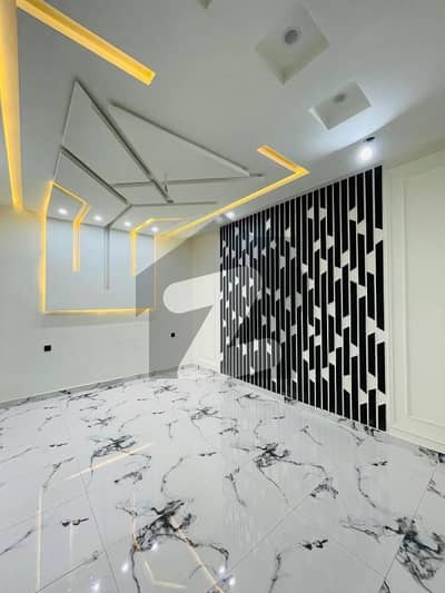 ایڈن ویلی فیصل آباد میں 5 کمروں کا 6 مرلہ مکان 2.35 کروڑ میں برائے فروخت۔