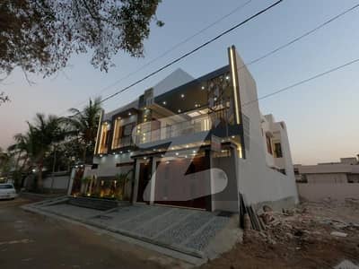 سعدی ٹاؤن - بلاک تین سعدی ٹاؤن,سکیم 33,کراچی میں 6 کمروں کا 16 مرلہ مکان 6.6 کروڑ میں برائے فروخت۔