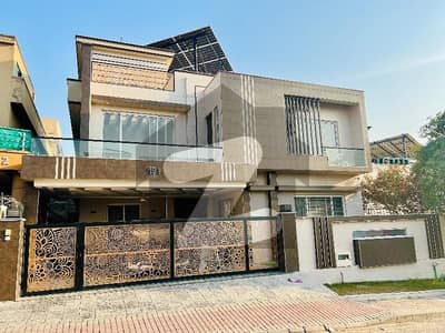 1 Kanal House Available In Bahria Town Phase 3 For sale
