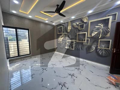 ایڈن ویلی - بلاک ای ایڈن ویلی,فیصل آباد میں 5 کمروں کا 7 مرلہ مکان 3.95 کروڑ میں برائے فروخت۔