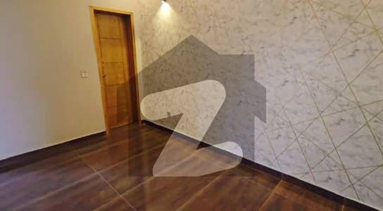 ایل ڈی اے ایوینیو ۔ بلاک جے ایل ڈی اے ایوینیو,لاہور میں 5 کمروں کا 10 مرلہ مکان 3.5 کروڑ میں برائے فروخت۔