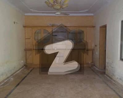 آئی ۔ 8/3 آئی ۔ 8,اسلام آباد میں 3 کمروں کا 14 مرلہ بالائی پورشن 1.45 لاکھ میں کرایہ پر دستیاب ہے۔