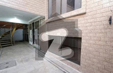 آئی ۔ 8 اسلام آباد میں 3 کمروں کا 14 مرلہ بالائی پورشن 1.4 لاکھ میں کرایہ پر دستیاب ہے۔