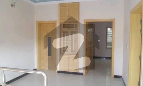 آئی ۔ 8 اسلام آباد میں 3 کمروں کا 14 مرلہ بالائی پورشن 1.2 لاکھ میں کرایہ پر دستیاب ہے۔