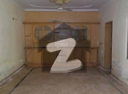 آئی ۔ 8/4 آئی ۔ 8,اسلام آباد میں 3 کمروں کا 14 مرلہ بالائی پورشن 1.7 لاکھ میں کرایہ پر دستیاب ہے۔