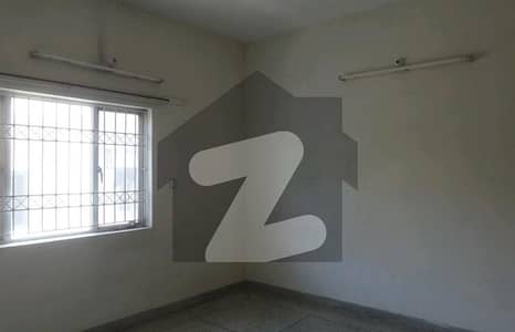 آئی ۔ 8/3 آئی ۔ 8,اسلام آباد میں 3 کمروں کا 14 مرلہ بالائی پورشن 1.8 لاکھ میں کرایہ پر دستیاب ہے۔