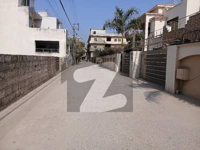 بنی گالہ اسلام آباد میں 4 مرلہ رہائشی پلاٹ 42.0 لاکھ میں برائے فروخت۔