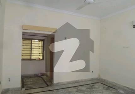 آئی ۔ 8/3 آئی ۔ 8,اسلام آباد میں 6 کمروں کا 12 مرلہ مکان 12.75 کروڑ میں برائے فروخت۔