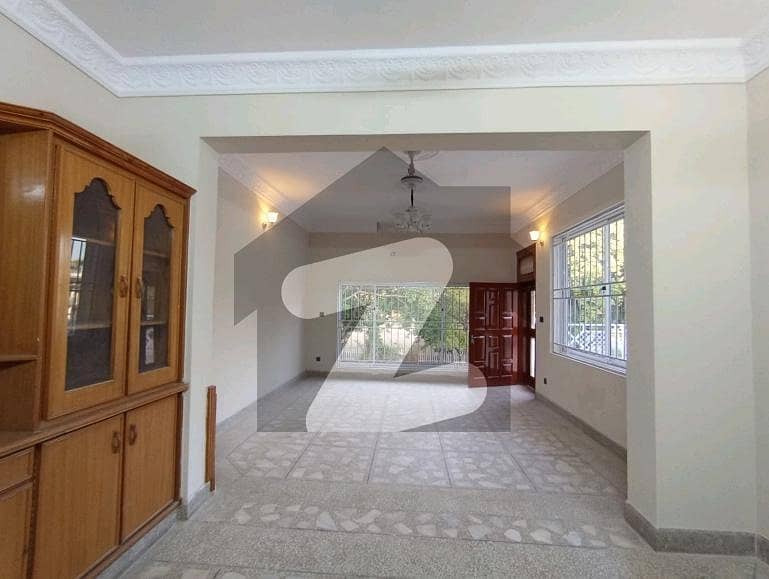 14 Marla House In I-8 For sale At Good Location 14 Marla House In I-8 For sale At Good Location