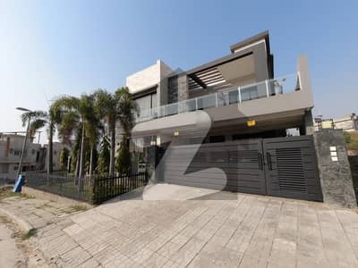 بحریہ ٹاؤن فیز 8 بحریہ ٹاؤن راولپنڈی,راولپنڈی میں 11 کمروں کا 1 کنال مکان 8.88 کروڑ میں برائے فروخت۔ بحریہ ٹاؤن فیز 8 بحریہ ٹاؤن راولپنڈی,راولپنڈی میں 11 کمروں کا 1 کنال مکان 8.88 کروڑ میں برائے فروخت۔