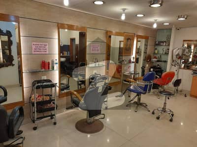 ڈی ایچ اے فیز 5 ڈی ایچ اے ڈیفینس,کراچی میں 4 مرلہ دفتر 2.95 کروڑ میں برائے فروخت۔