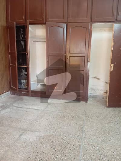 آئی ۔ 10 اسلام آباد میں 8 کمروں کا 14 مرلہ بالائی پورشن 2.3 لاکھ میں کرایہ پر دستیاب ہے۔