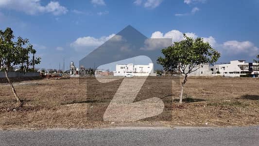 ڈی ایچ اے فیز 7 ڈیفنس (ڈی ایچ اے),لاہور میں 1 کنال رہائشی پلاٹ 4.0 کروڑ میں برائے فروخت۔