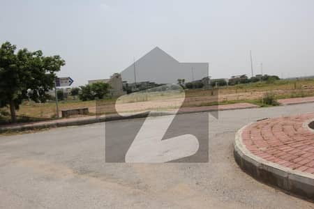 ڈی ایچ اے فیز 2 - سیکٹر ایف ڈی ایچ اے ڈیفینس فیز 2,ڈی ایچ اے ڈیفینس,اسلام آباد میں 1 کنال رہائشی پلاٹ 6.65 کروڑ میں برائے فروخت۔
