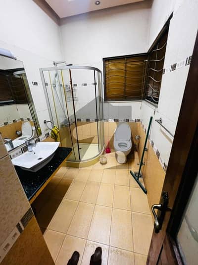 ڈی ایچ اے فیز 3 ڈیفنس (ڈی ایچ اے),لاہور میں 4 کمروں کا 7 مرلہ مکان 4.1 کروڑ میں برائے فروخت۔