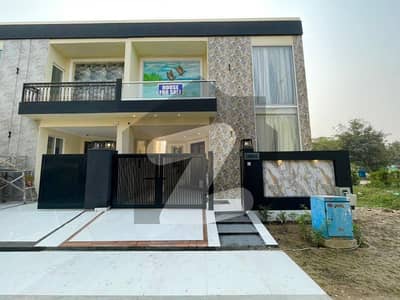 ڈی ایچ اے 9 ٹاؤن ڈیفنس (ڈی ایچ اے),لاہور میں 3 کمروں کا 5 مرلہ مکان 2.13 کروڑ میں برائے فروخت۔