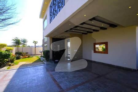 Kanal Full House For Rent at Top Location near KFC Shiba Park and Goal Market