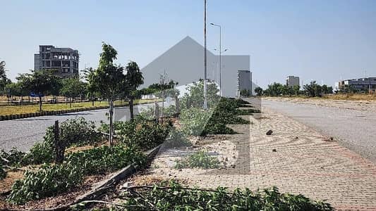 ڈی ایچ اے فیز 5 ۔ کمرشل زون سی 6 ڈی ایچ اے ڈیفینس فیز 5,ڈی ایچ اے ڈیفینس,اسلام آباد میں 8 مرلہ کمرشل پلاٹ 9.75 کروڑ میں برائے فروخت۔