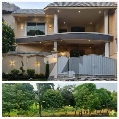 Facing Park 10 Marla Newly Renovated House for Sale in Mustafa Town