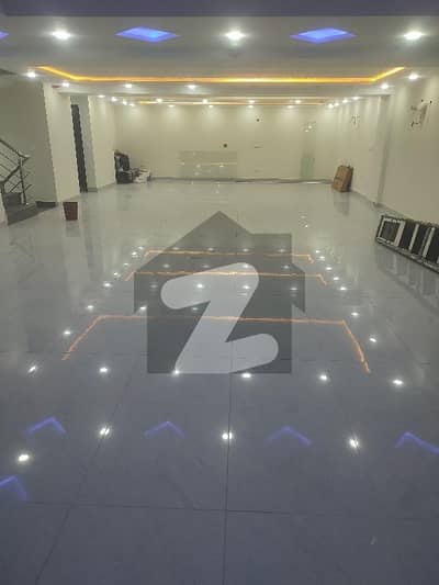 ڈی ایچ اے فیز 6 - سی سی اے بلاک ڈی ایچ اے فیز 6,ڈیفنس (ڈی ایچ اے),لاہور میں 8 مرلہ دفتر 2.4 لاکھ میں کرایہ پر دستیاب ہے۔