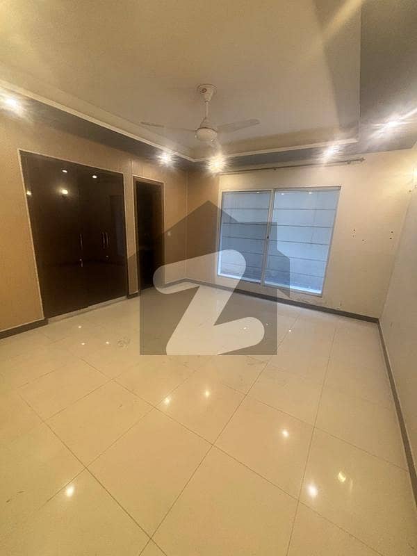 ای ۔ 11 اسلام آباد میں 9 کمروں کا 1 کنال مکان 6.0 لاکھ میں کرایہ پر دستیاب ہے۔ ای ۔ 11 اسلام آباد میں 9 کمروں کا 1 کنال مکان 6.0 لاکھ میں کرایہ پر دستیاب ہے۔