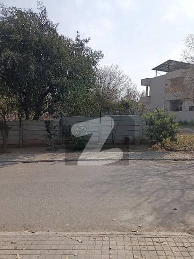 ڈی ایچ اے سیرن سٹی ڈی ایچ اے ڈیفینس,اسلام آباد میں 1 کنال رہائشی پلاٹ 2.65 کروڑ میں برائے فروخت۔