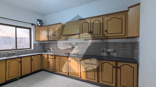 ایف ۔ 11/4 ایف ۔ 11,اسلام آباد میں 5 کمروں کا 1 کنال مکان 5.3 لاکھ میں کرایہ پر دستیاب ہے۔