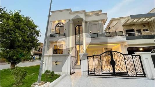 فیصل ہلز اسلام آباد میں 5 کمروں کا 10 مرلہ مکان 4.5 کروڑ میں برائے فروخت۔