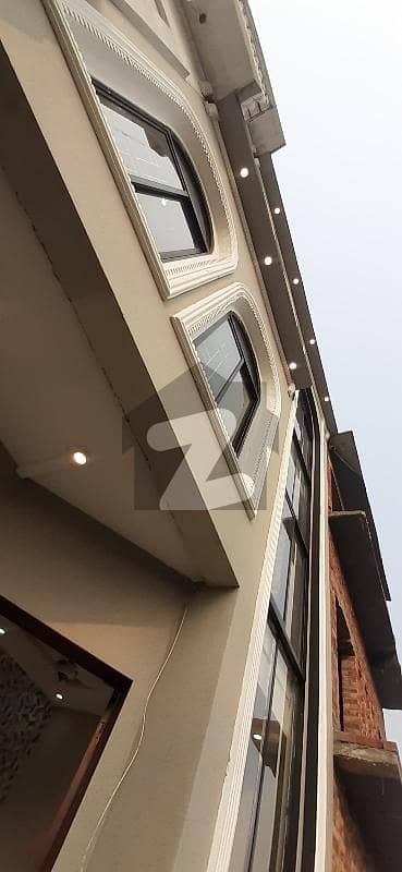 سینٹرل پارک ہاؤسنگ سکیم لاہور میں 2 کمروں کا 3 مرلہ مکان 1.08 کروڑ میں برائے فروخت۔