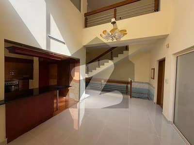 ایف ۔ 7/4 ایف ۔ 7,اسلام آباد میں 4 کمروں کا 13 مرلہ مکان 4.25 لاکھ میں کرایہ پر دستیاب ہے۔