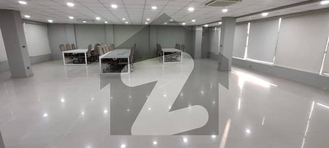 In I-8 NEW OFFICE CORPORATE OFFICE. . . 2000 SQR FT