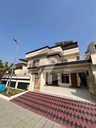 ڈی ایچ اے فیز 2 - سیکٹر ایف ڈی ایچ اے ڈیفینس فیز 2,ڈی ایچ اے ڈیفینس,اسلام آباد میں 6 کمروں کا 1 کنال مکان 12.5 کروڑ میں برائے فروخت۔