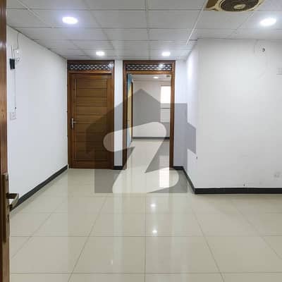 گلبرگ گرینز گلبرگ,اسلام آباد میں 1 کمرے کا 2 مرلہ دفتر 30.0 ہزار میں کرایہ پر دستیاب ہے۔