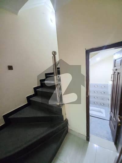 بحریہ ٹاؤن فیز 8 ۔ سفاری ویلی بحریہ ٹاؤن فیز 8,بحریہ ٹاؤن راولپنڈی,راولپنڈی میں 5 کمروں کا 7 مرلہ مکان 2.3 کروڑ میں برائے فروخت۔