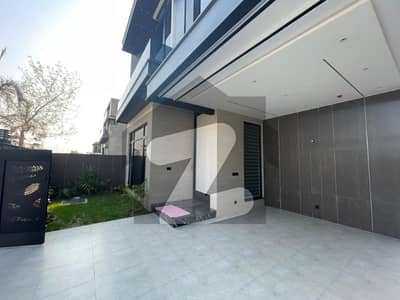 ڈی ایچ اے فیز 7 ڈیفنس (ڈی ایچ اے),لاہور میں 4 کمروں کا 10 مرلہ مکان 6.8 کروڑ میں برائے فروخت۔