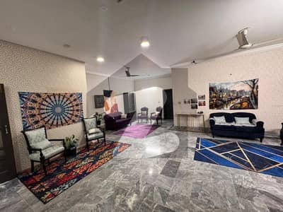 ایف ۔ 7/1 ایف ۔ 7,اسلام آباد میں 11 کمروں کا 1 کنال مکان 15.0 لاکھ میں کرایہ پر دستیاب ہے۔