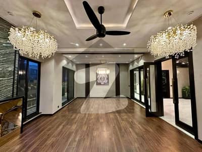 ڈی ایچ اے فیز 7 ڈیفنس (ڈی ایچ اے),لاہور میں 5 کمروں کا 1 کنال مکان 11.5 کروڑ میں برائے فروخت۔