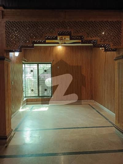 جوہر ٹاؤن فیز 2 جوہر ٹاؤن,لاہور میں 5 کمروں کا 5 مرلہ مکان 1.3 لاکھ میں کرایہ پر دستیاب ہے۔