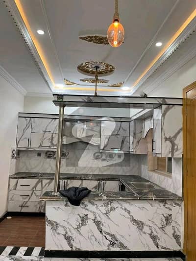 آئی ۔ 11 اسلام آباد میں 5 کمروں کا 4 مرلہ مکان 1.05 لاکھ میں کرایہ پر دستیاب ہے۔